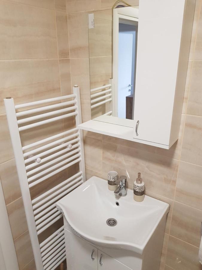 S&D Apartman Lukavica Eksteriør billede