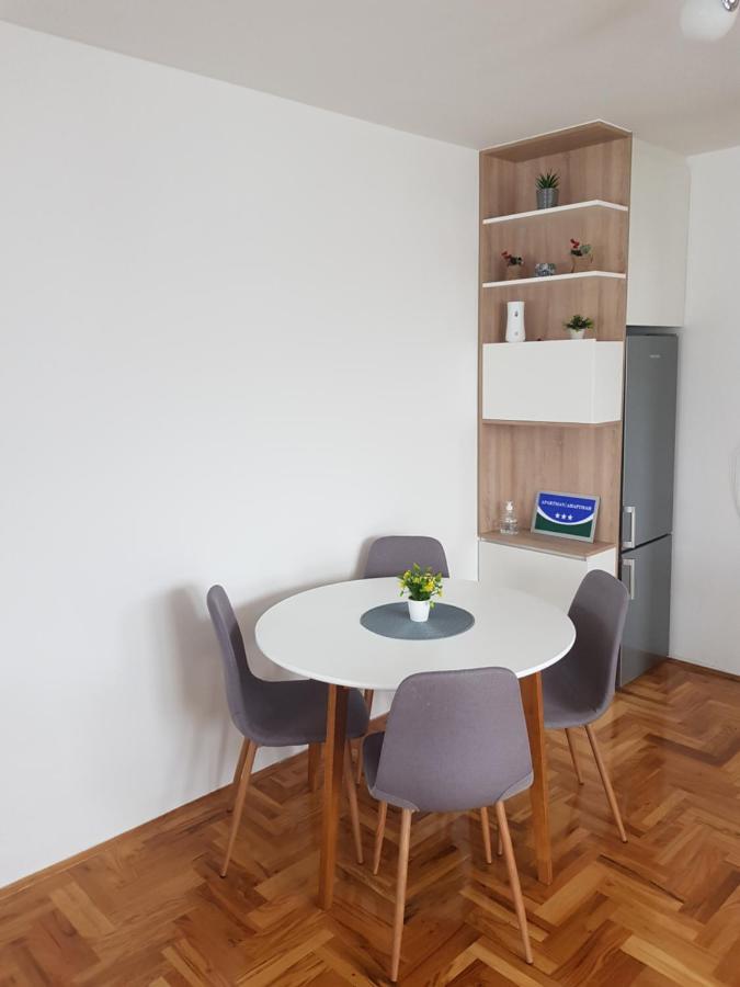 S&D Apartman Lukavica Eksteriør billede